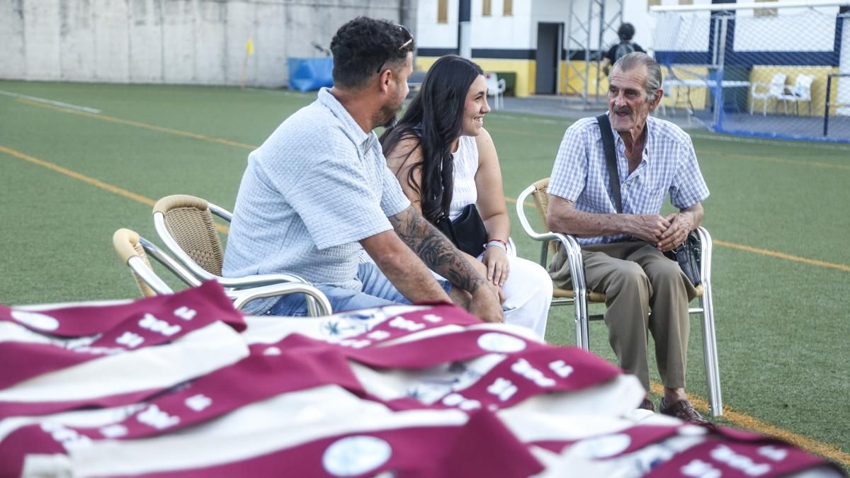Homenaje a alumnos de Las Palmeras tras graduarse