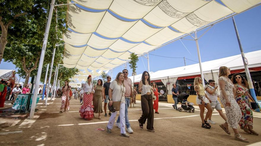 Cuando la sombra es el aliado en una Feria de Córdoba a más de 35ºC