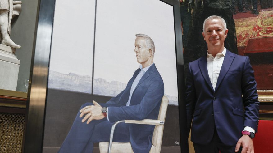 Ander Gil presenta su renuncia al acta de senador para iniciar una nueva etapa profesional