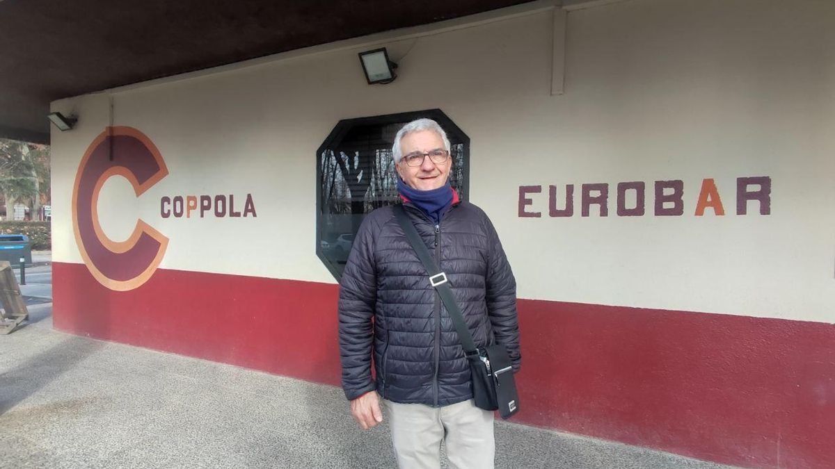 Fin de era en Coppola, bar de barrio y casa del fútbol femenino en Arganzuela: "No me apena dejarlo, sino dejar tanta gente"