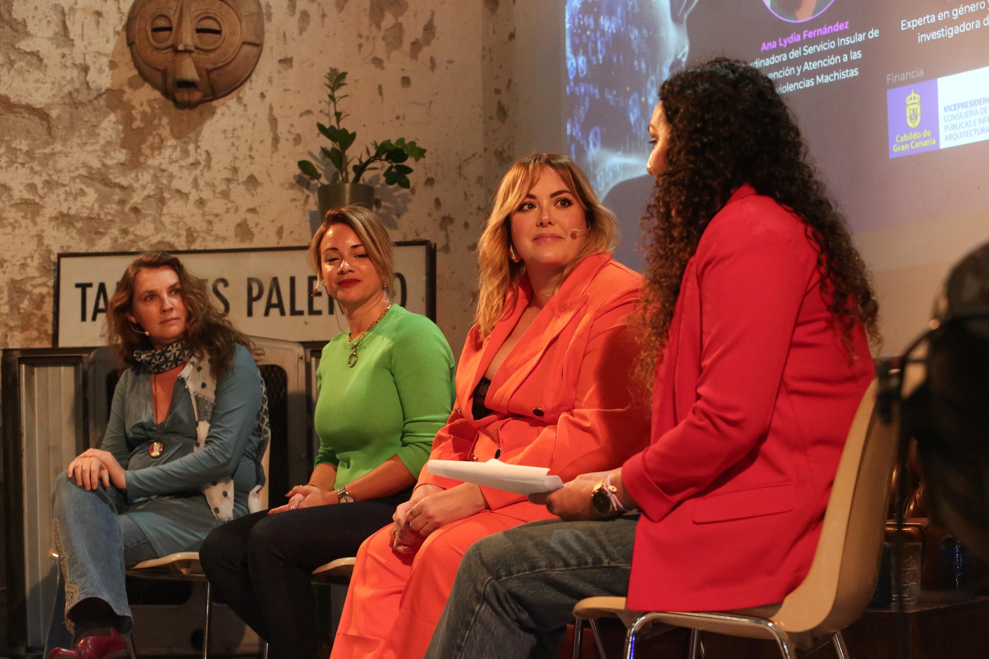 Ana Lidia Fernández, Nira Santana y Ceci Wallace conversan sobre ciberviolencias machistas.