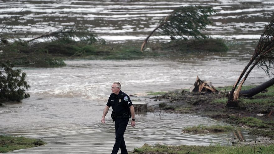 Se elevan a 52 las víctimas mortales de las inundaciones en Texas, entre ellas 15 niños