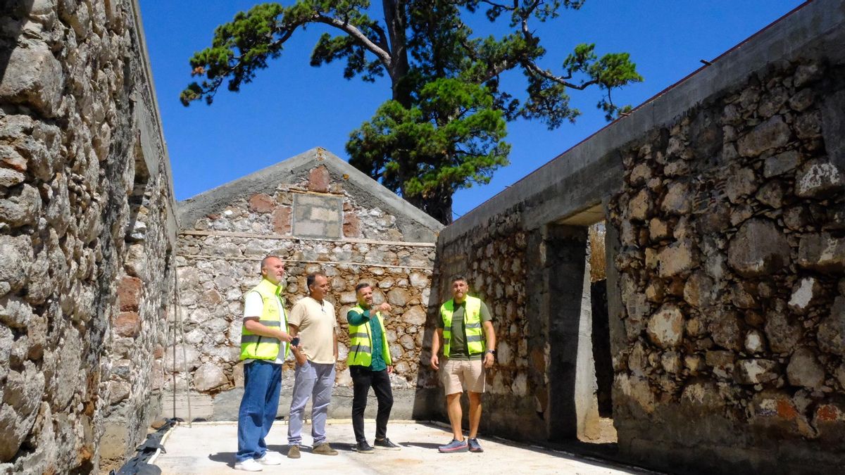 Visita al  reinicio de los trabajos   en el Centro de Visitantes Forestal Macaronésico Virgen del Pino.