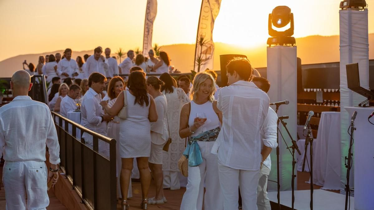 El Eurostars Palace 5* reúne a 180 invitados en su Fiesta Blanca para inaugurar la temporada de su terraza