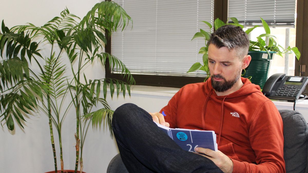 Víctor García es el coordinador del programa en Fundación Pioneros