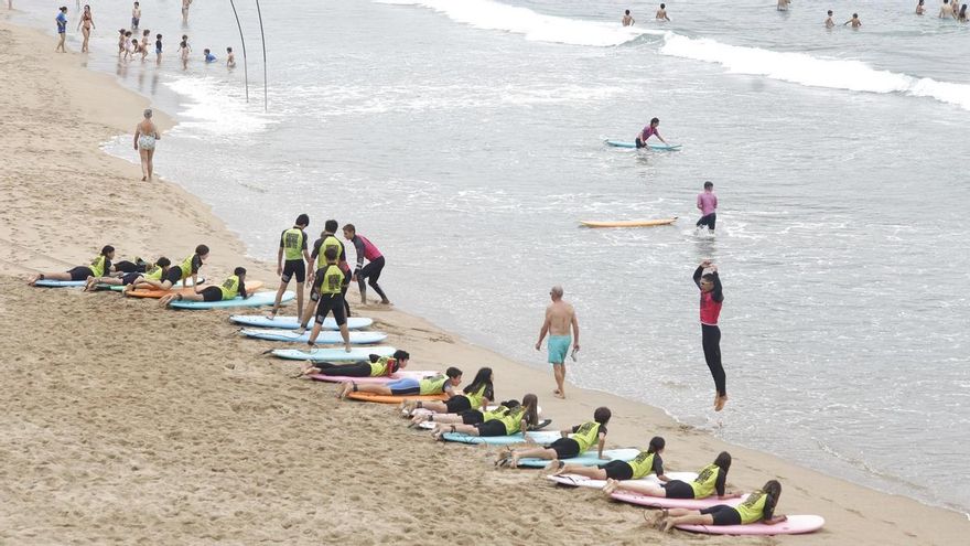 Doce comunidades en aviso y altas temperaturas para el tiempo del fin de semana: sin ola de calor y tormentas en Galicia