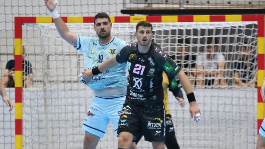 El Ángel Ximénez echa el cerrojo a las renovaciones con Tiago Sousa y Lucas Aizen