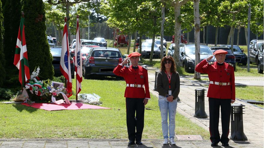 La Ertzaintza rinde homenaje a Luis Hortelano García, agente asesinado por ETA en Bilbao en 1989