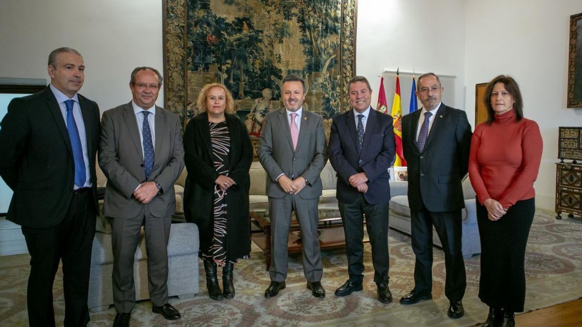 Emiliano García-Page recibe a los miembros del Consejo de la Abogacía de Castilla-La Mancha