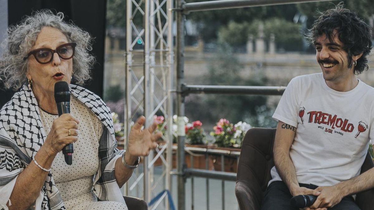 Los escritores Lola López Mondéjar y Santos Martínez