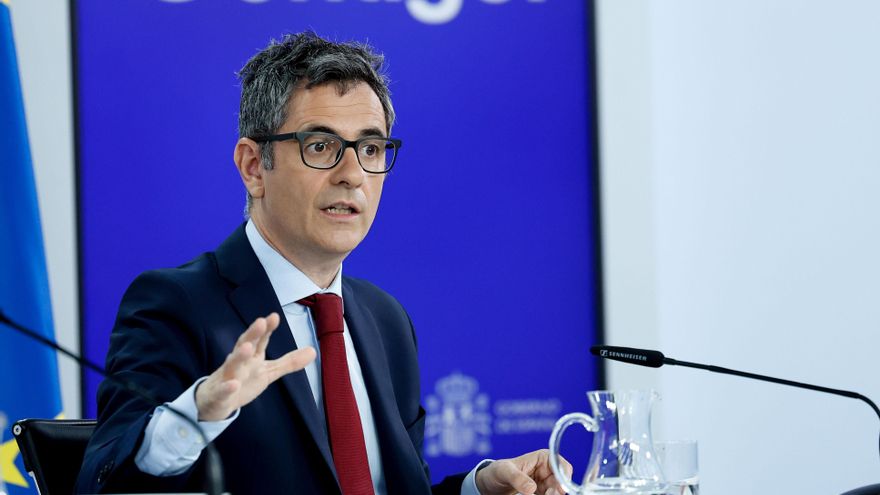 El ministro de Presidencia, Félix Bolaños durante la rueda de prensa posterior al Consejo de Ministros celebrado este martes en el Palacio de La Moncloa de Madrid. EFE/Chema Moya