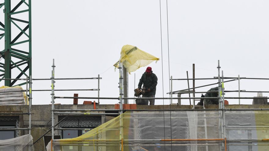 El Gobierno deja en el aire hasta 15.000 viviendas en alquiler asequible de uno de sus proyectos estrella