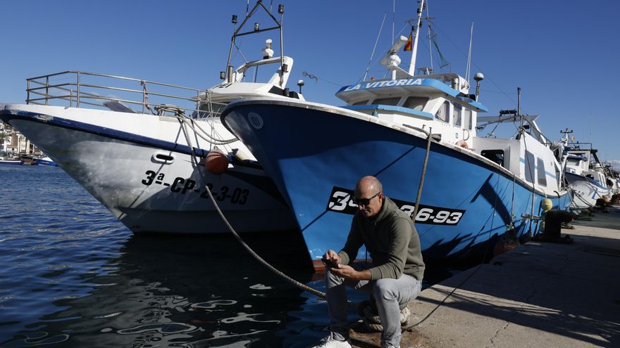 Décadas de sobrexplotación pesquera y mirar para otro lado estallan en el Mediterráneo