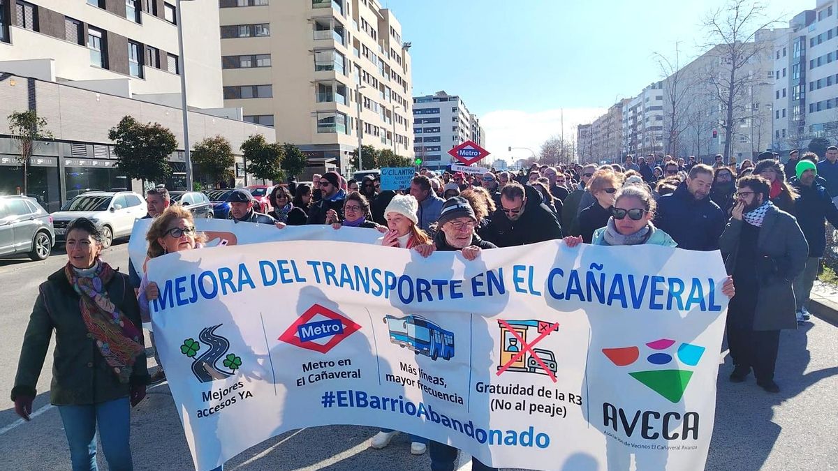 Los vecinos de El Cañaveral se hartan de vivir aislados de Madrid y exigen Metro en el barrio: “No somos un municipio aparte”
