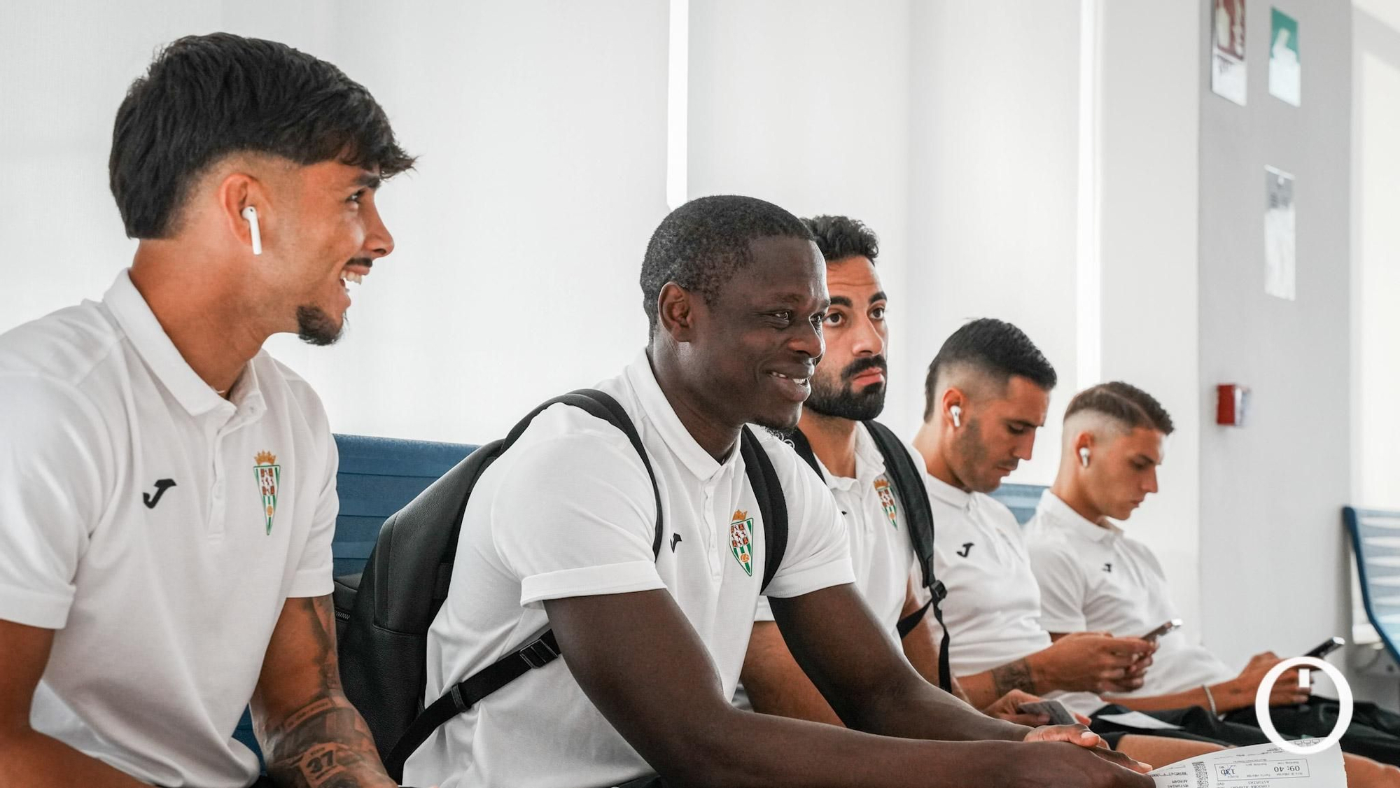 El Córdoba CF ya viaja en avión camino a Gijón