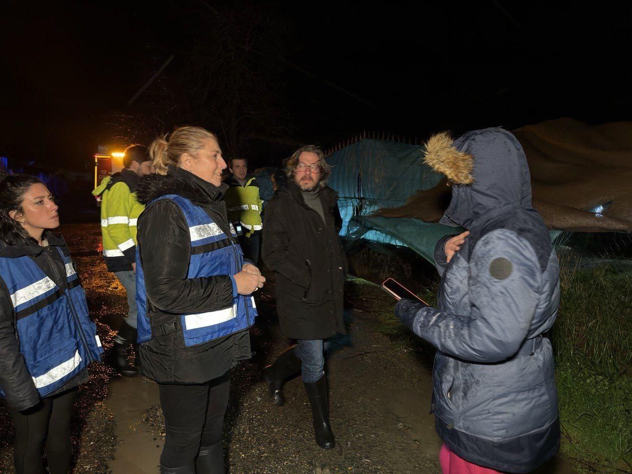 Desalojan las viviendas de Guadalvalle ante la crecida del Guadalquivir
