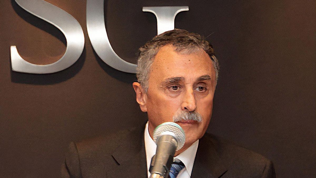 Mario Lugones, el ministro de Salud que habla poco pero ajusta mucho. Este jueves, organizaciones realizaron una movilización frente a sus oficinas, bajo el lema “Cuidar las CAAC es cuidar la vida en los barrios”. Este nuevo recorte afecta directamente a las acciones para cuidar a los chicos de que caigan en el consumo de drogas.