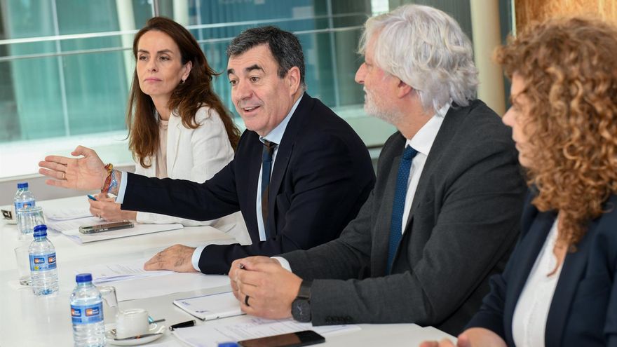 La Xunta impone el control ideológico a los centros educativos y exige conocer en septiembre todas las actividades previstas