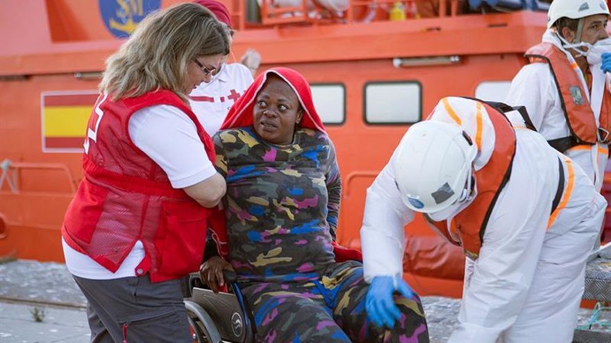 Salvamento Marítimo rescata 3.232 inmigrantes en dos meses en la costa de Andalucía