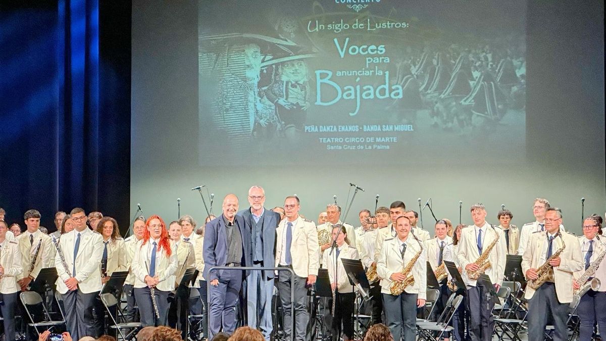 Los directores musicales y el maestro de ceremonias del acto.