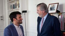 El conseller Vicent Marzà (i) junto al ministro Íñigo Méndez de Vigo (d)