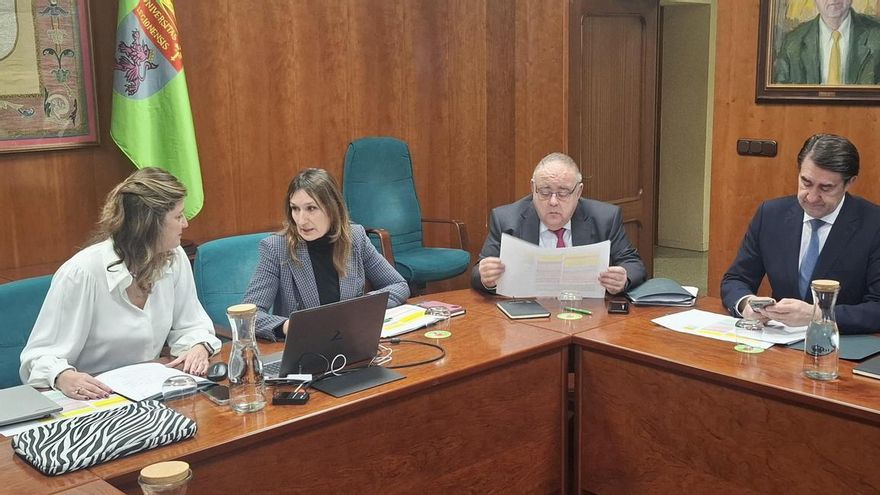 Tres consejeros y pocos datos en la reunión para la implantación del grado de Medicina en la Universidad de León