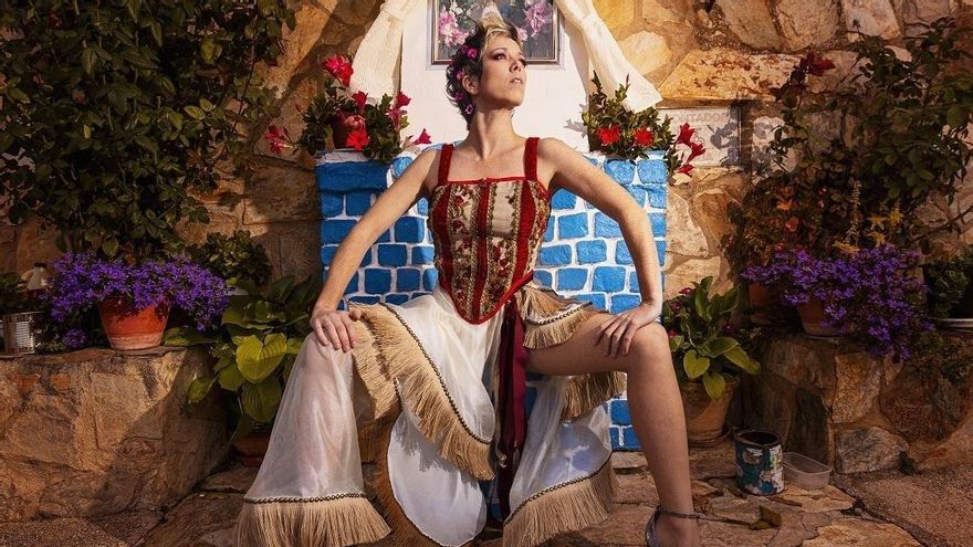 La cantante Karmento