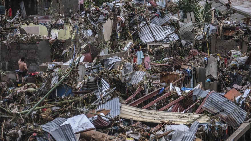 Al menos 52 fallecidos y 13 desaparecidos por el impacto del tifón Kalmaegi en Filipinas