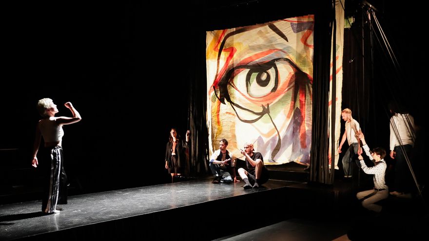 Gabriel Calderón preestrena una versión suizo-uruguaya de Roberto Zucco con quince actores