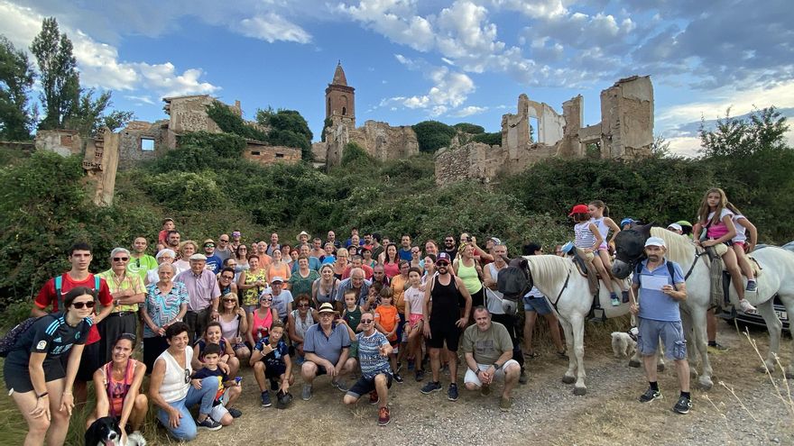 Pasos cortos y mirada larga para recuperar el deshabitado Oteruelo, que vuelve a celebrar sus fiestas