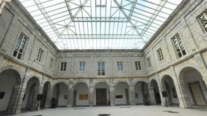 Archivo - Patio del Parlamento de Cantabria