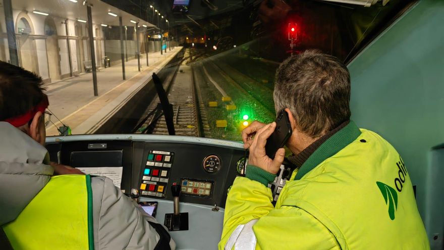 Interior del tren auscultador Talgo BT de Adif
