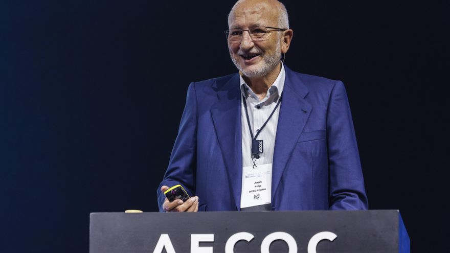 Juan Roig, dueño de Mercadona, invita a los empresarios a “salir del armario” y asumir que “pagar impuestos es bueno”
