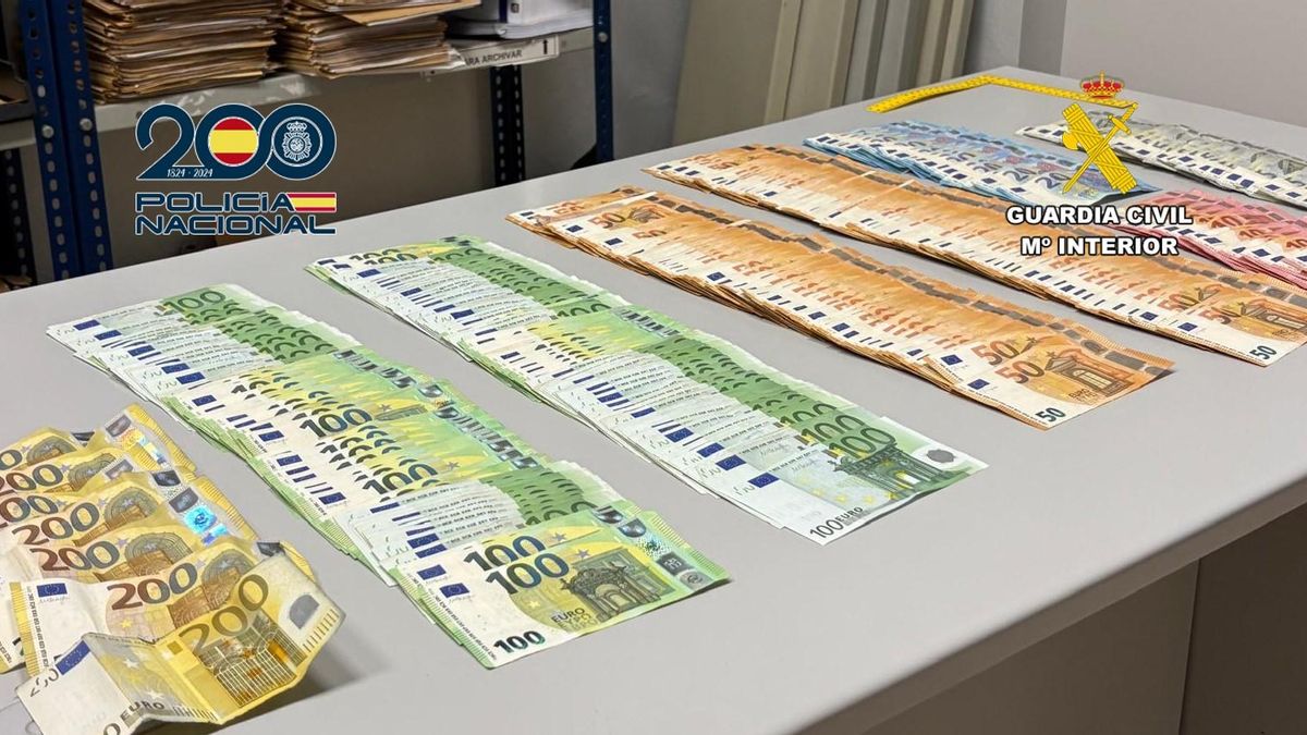 Dinero decomisado en la operación llevada a cabo en Xàtiva contra los empadronamientos ilegales.