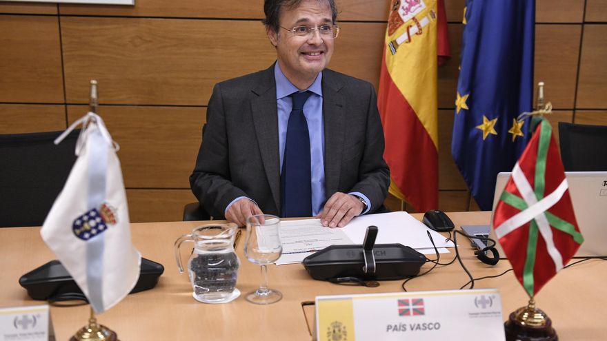 El Gobierno de Pradales culpa a la plantilla de los problemas en la contrata de ambulancias a la que él mismo multa