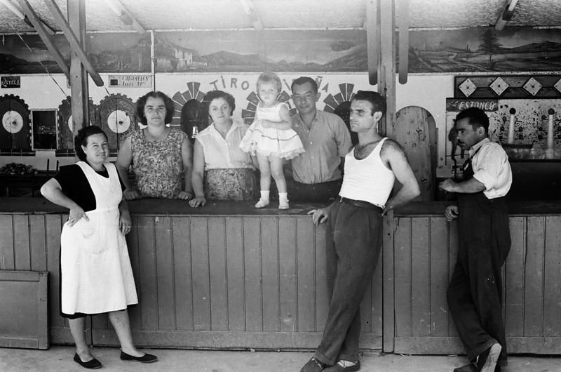 Una familia de feriantes en 1958