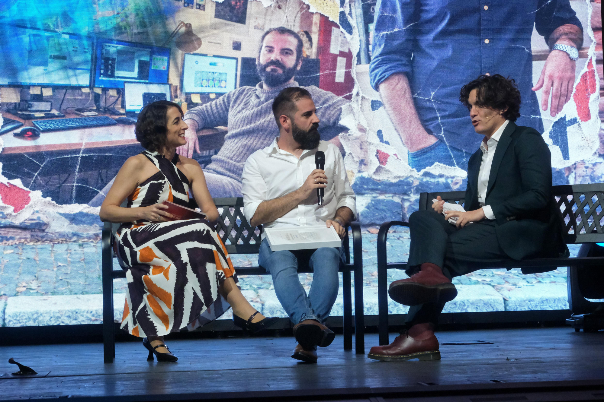 El premiado, durante la breve entrevista con los presentadores.