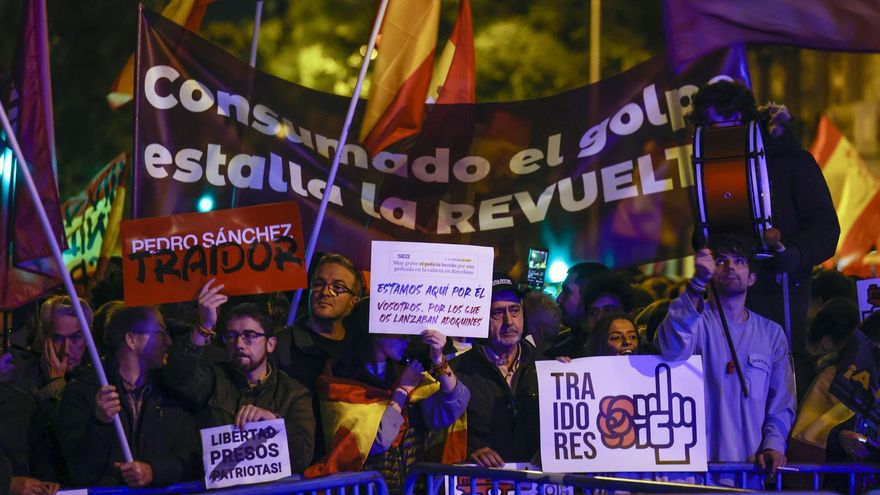 España se hunde en el caos político, y los amigos de Milei son los principales agitadores