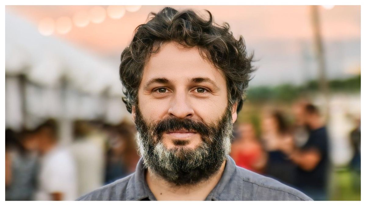 El escritor Hernán Ronsino acaba de publicar el libro de ensayos "Antes de leer".