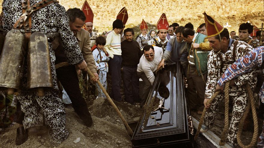 Documentar la muerte, contar un país que ya no es