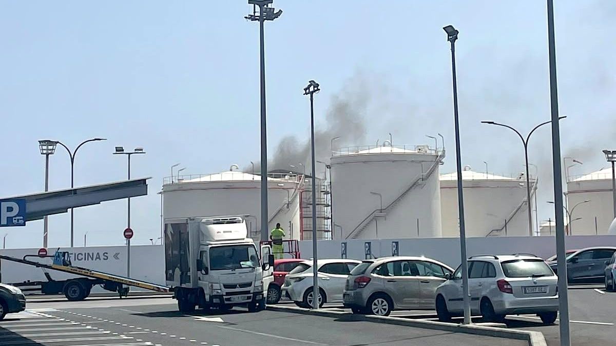 Telde pide evitar el polígono de Salinetas tras un incidente de emergencia en la zona de los tanques de combustible