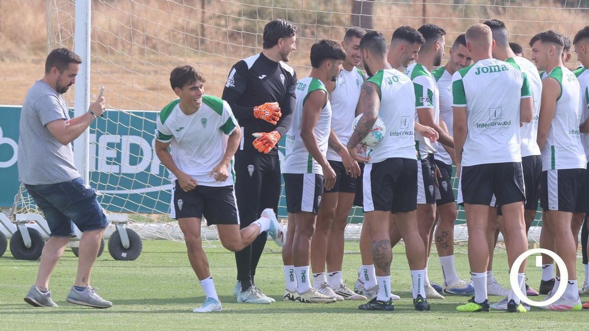 Jan Salas, durante su primer entrenamiento con el Córdoba CF
