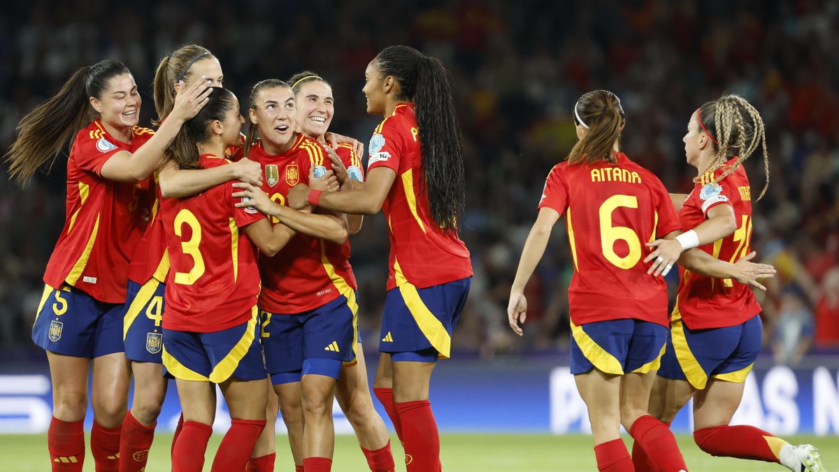 España desafía a Inglaterra para ganar la primera Eurocopa de su historia