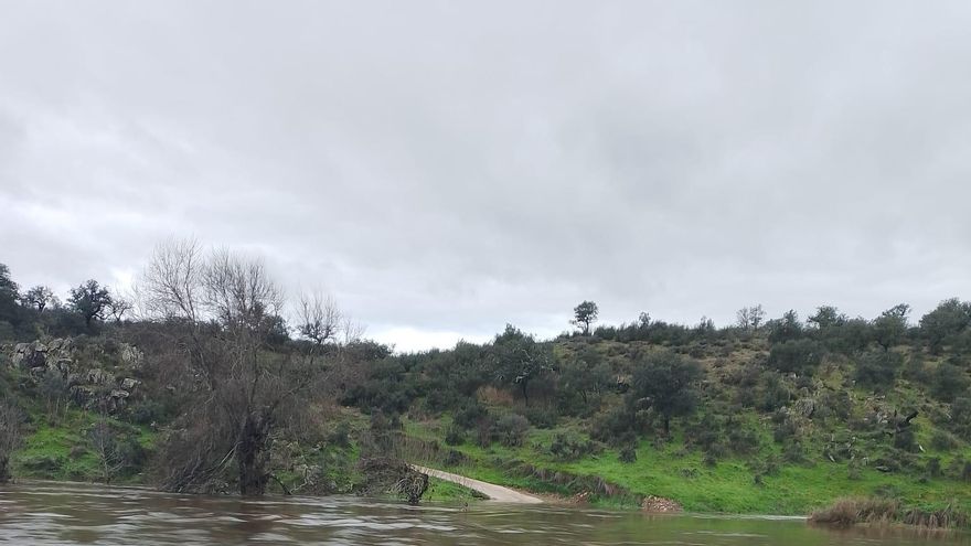 El 112 gestiona una treintena de incidentes relacionados con la borrasca 'Herminia' en Extremadura