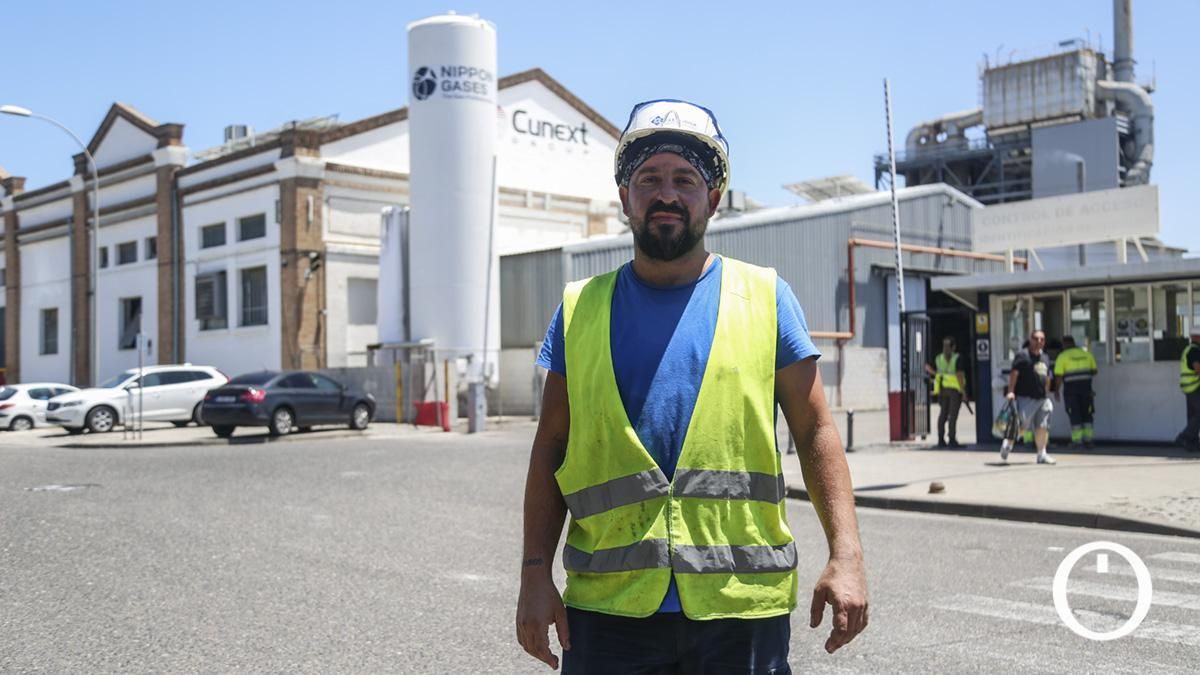 José Javier López, alumno del Duque de Rivas que ha encontrado trabajo de montaje de redes eléctricas