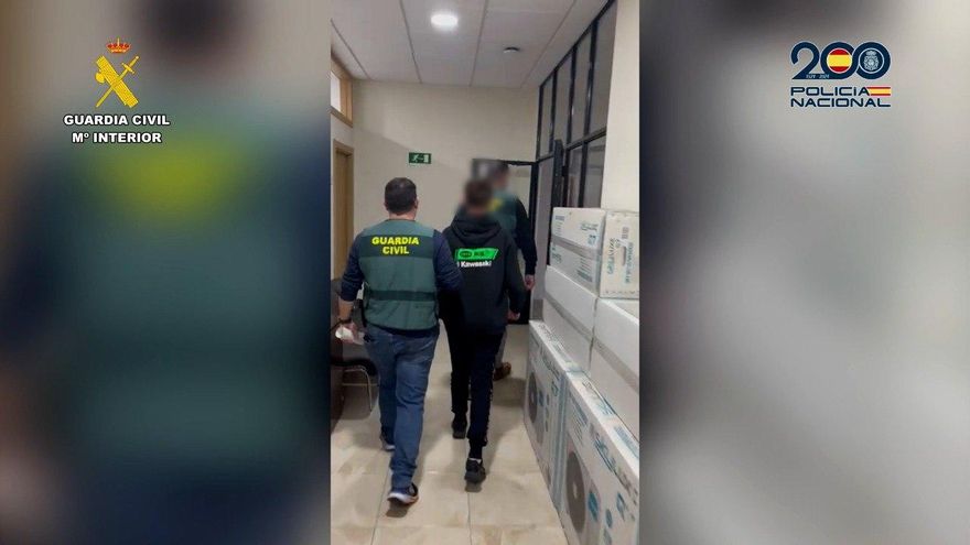 Detienen a un menor en Donostia que dirigía una red de difusión de contenido sexual explícito con otros menores