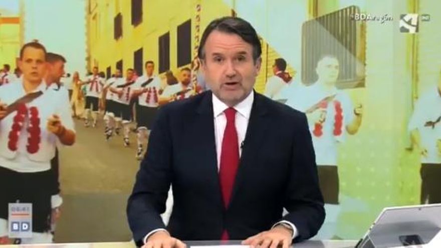 Indignación por un error en directo del exdiputado alicantino del PP metido a presentador de informativos en Aragón