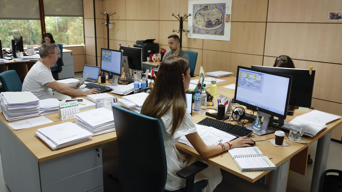 El paro baja en Castilla y León en 2.609 personas, hasta los 97.155 desempleados