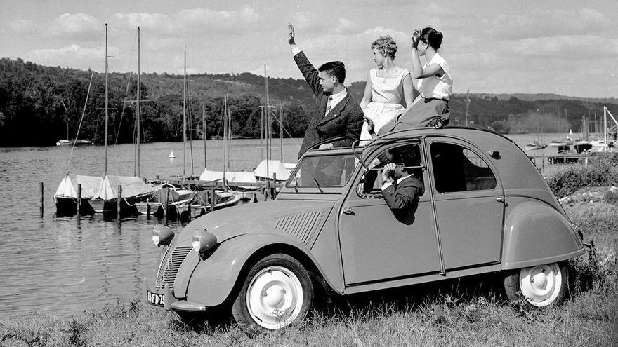El querido Citroën 2CV cumple 75 años