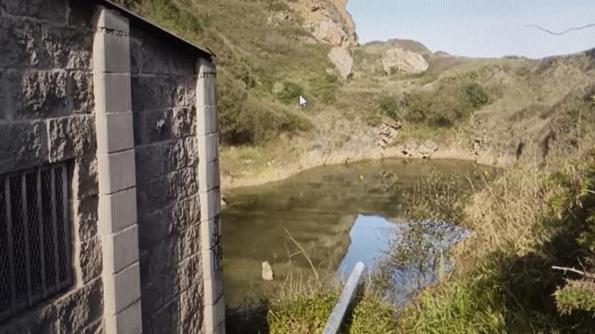 Una jueza de Gijón autoriza a la Policía a buscar pistas de Mari Trini y su hija Beatriz en una balsa de una bocamina